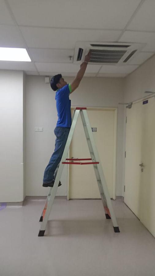 Ceiling cassette unit service