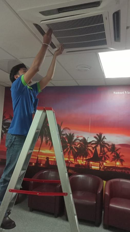 Ceiling cassette unit service and maintenance, photo 6