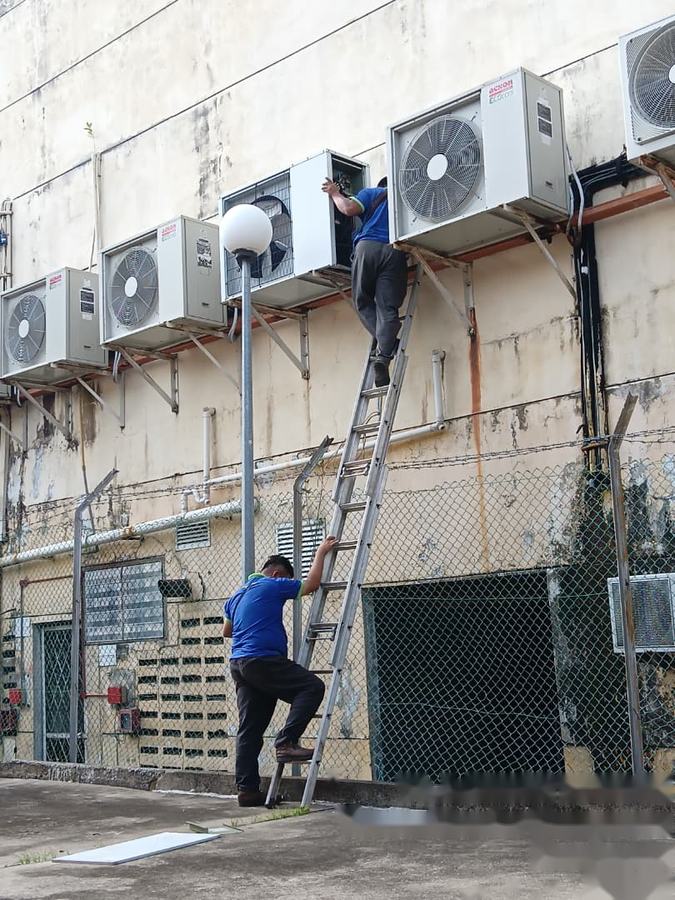 Old outdoor unit dismantling, photo 5